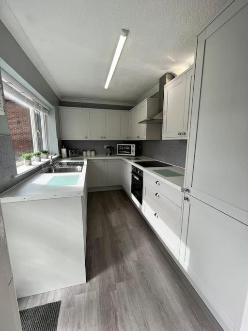 Scoresby Escape - Whitby Holiday Home Extérieur photo