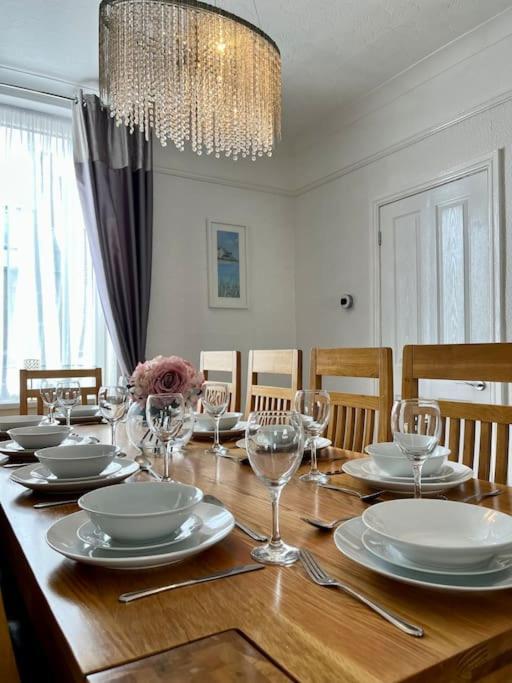 Scoresby Escape - Whitby Holiday Home Extérieur photo