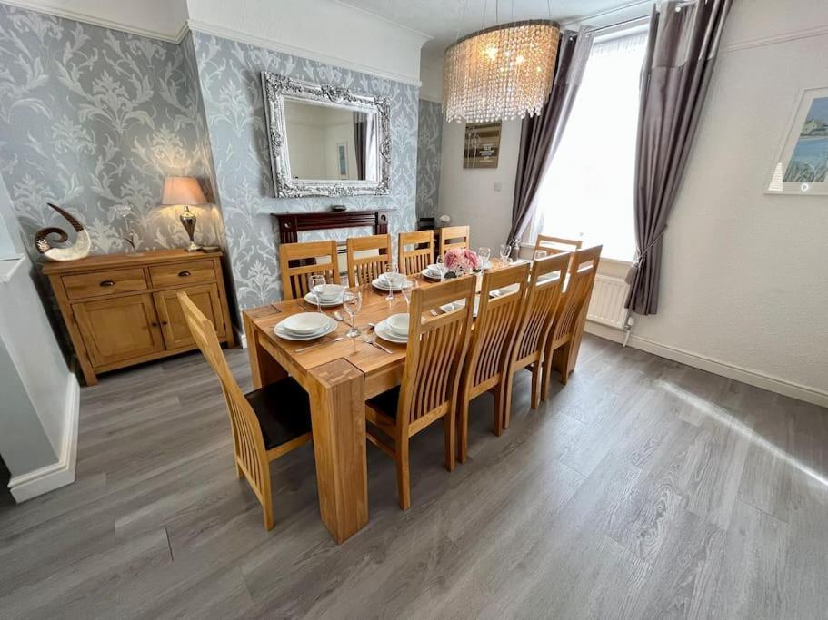 Scoresby Escape - Whitby Holiday Home Extérieur photo